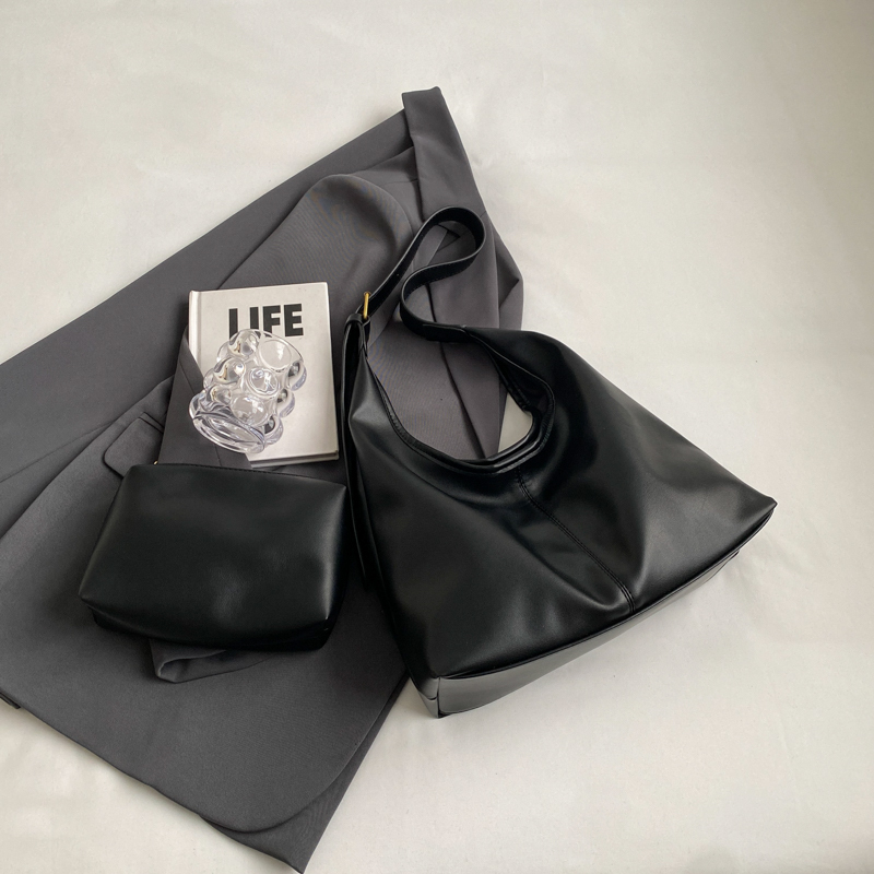 Retro Commuter Underarm Bag for Women - 2025 Autumn Winter Versatile Tote Shoulder Bag with High-End Feel