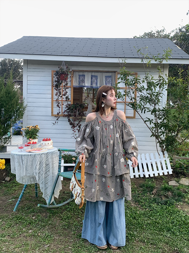 Retro Floral Embroidery Cotton Dress - Women's Off-Shoulder Lantern Sleeve Short Skirt - Vintage Spring Style