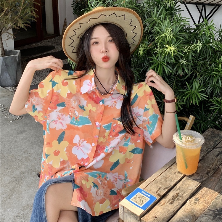 Retro Floral Loose Short-Sleeve Shirt for Women - Hawaiian Beach Top, Unique Niche Design, Perfect for Y2K and 90s Style