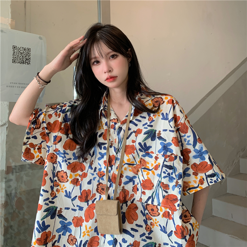 Retro Floral Short-Sleeve Shirt for Women - Loose Versatile Summer Beach Top in Hong Kong Style, Trendy Floral Print