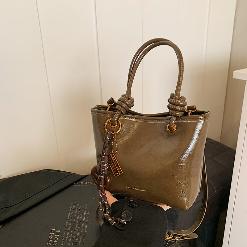 Retro Handheld Bucket Bag for Women - Minimalist Casual Shoulder Bag, 2025 Autumn Winter Style, Korean Fashion Trend