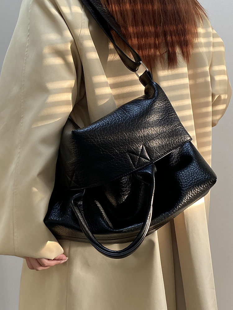 Retro Handheld Large Capacity Tote Bag for Women - Stylish Commuting Shoulder Crossbody Bag - 2025 Niche Design