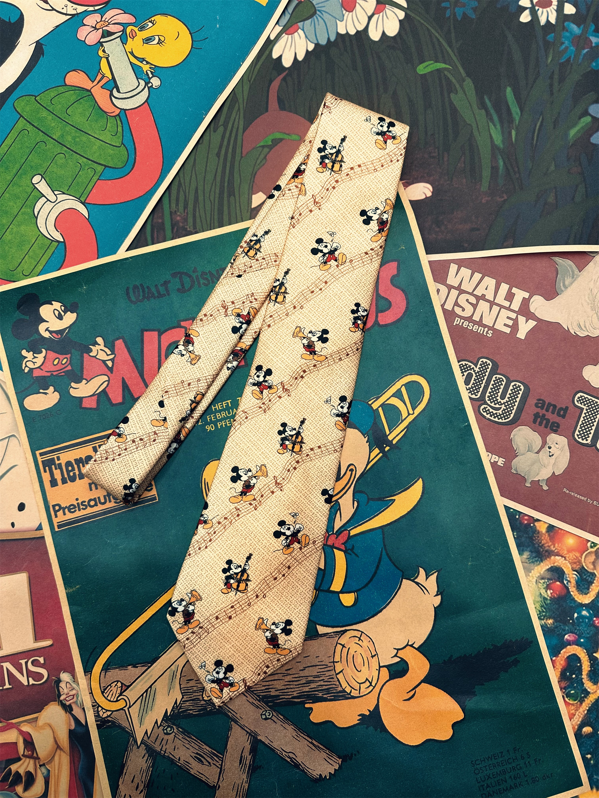 Retro Hong Kong Style Floral Tie - Vintage Wide Bow Tie for Casual Looks - Trendy Korean Style Accessory