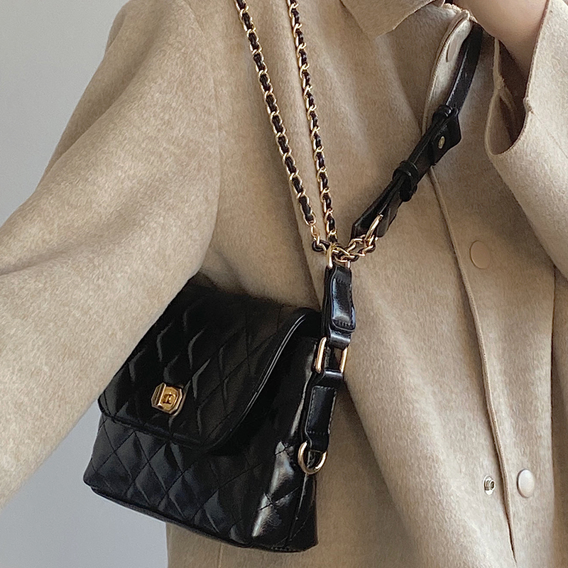Retro Lock Buckle Underarm Bag for Women - Spring Summer Crossbody Shoulder Bag - Small Niche Design