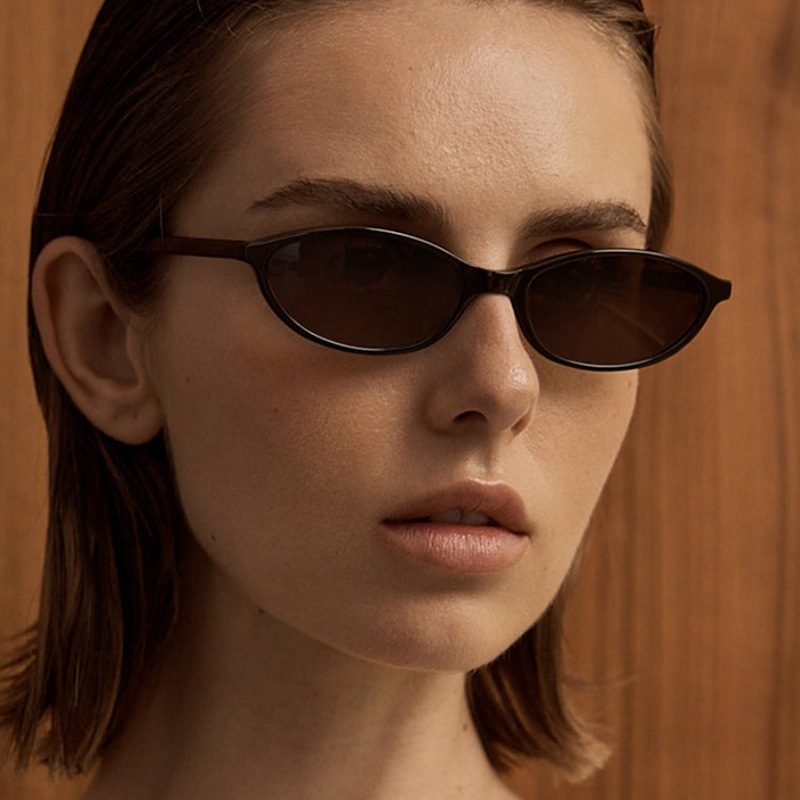 Retro Oval Narrow-Frame Sunglasses for Men and Women - Trendy Small Face Fit, Hip-Hop and Street Style, Ideal for Parties and Runway