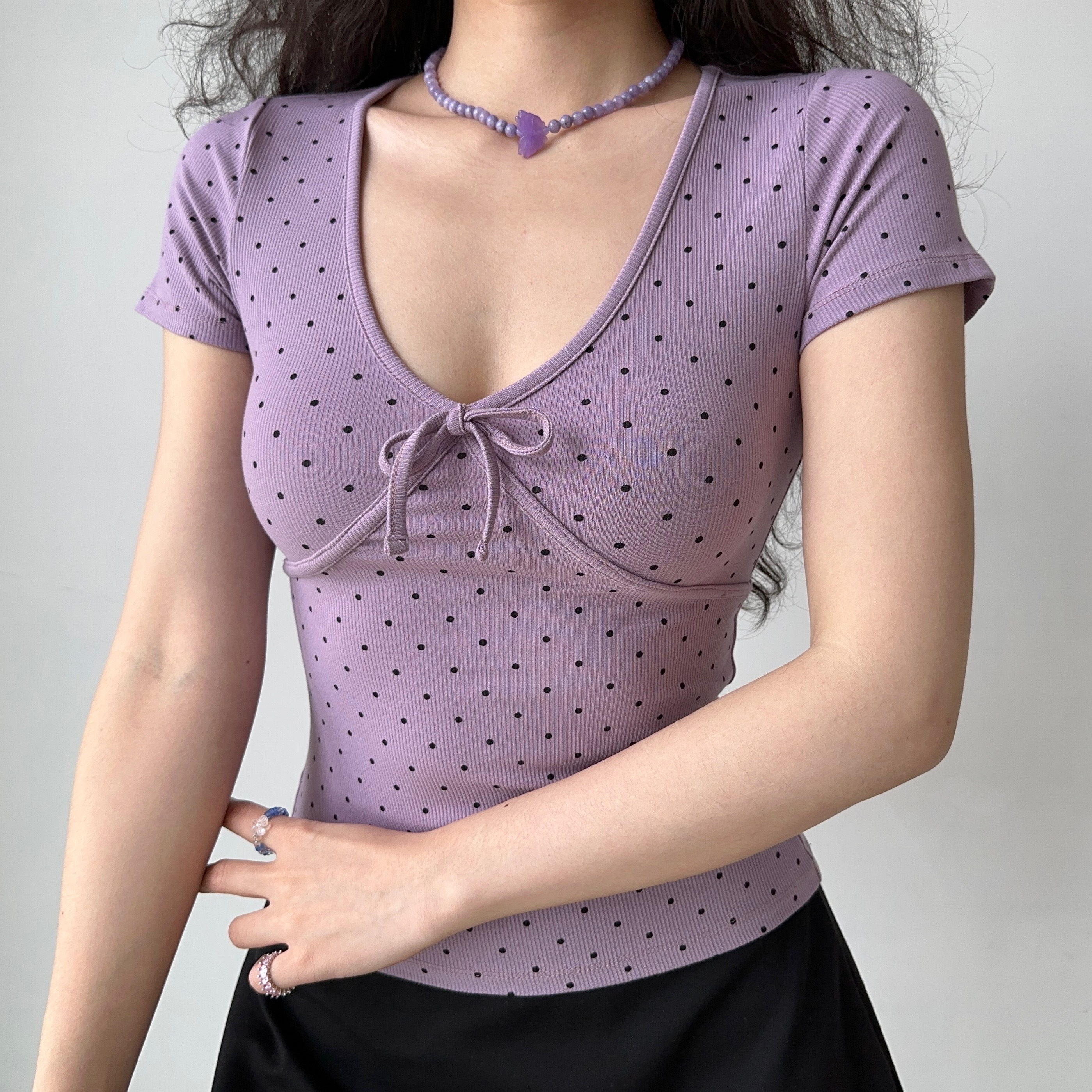 Retro Polka Dot Bow V-Neck T-Shirt for Women - Slim Fit Short Sleeve Summer Top in European American Style