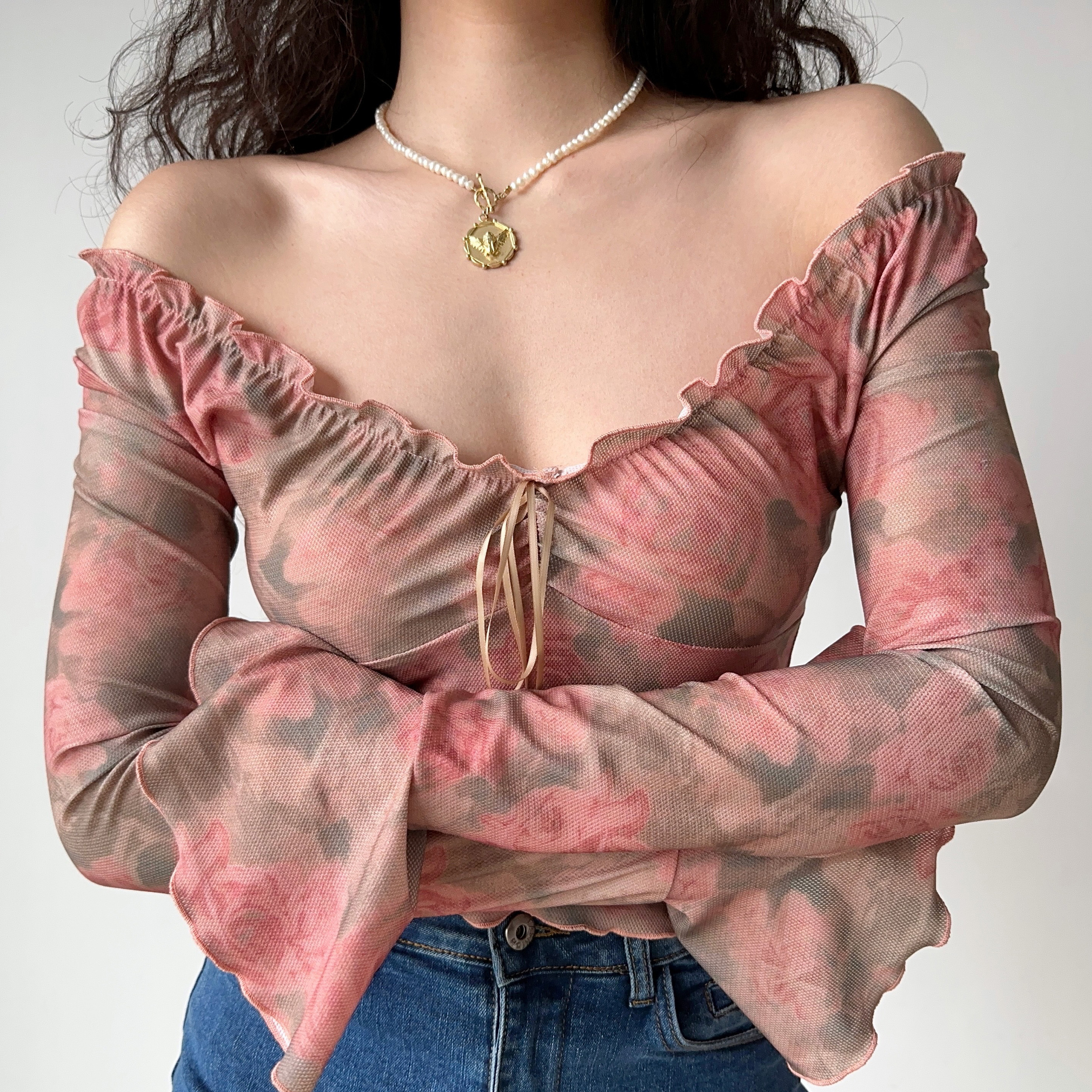 Retro Printed V-Neck Bell Sleeve Top - Women's Slim Fit Short Long Sleeve T-Shirt in European and American Style, 90s Inspired