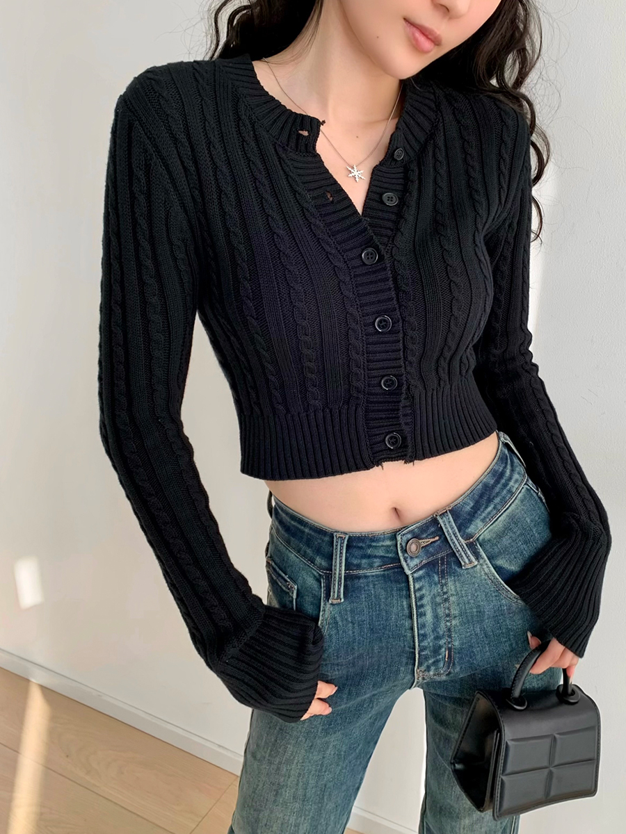 Retro Round Neck Cable Knit Cardigan for Women - Slim Fit, Buttoned Long Sleeve Sweater, Short Length, European American Style