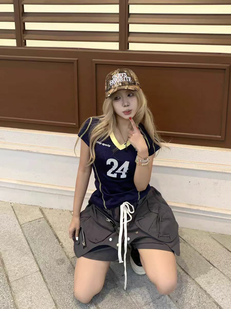 Retro V-Neck Short Sleeve Sports T-Shirt for Women – Slim Fit, Sexy Design, 2025 Summer Fashion, Perfect for Casual and Active Wear