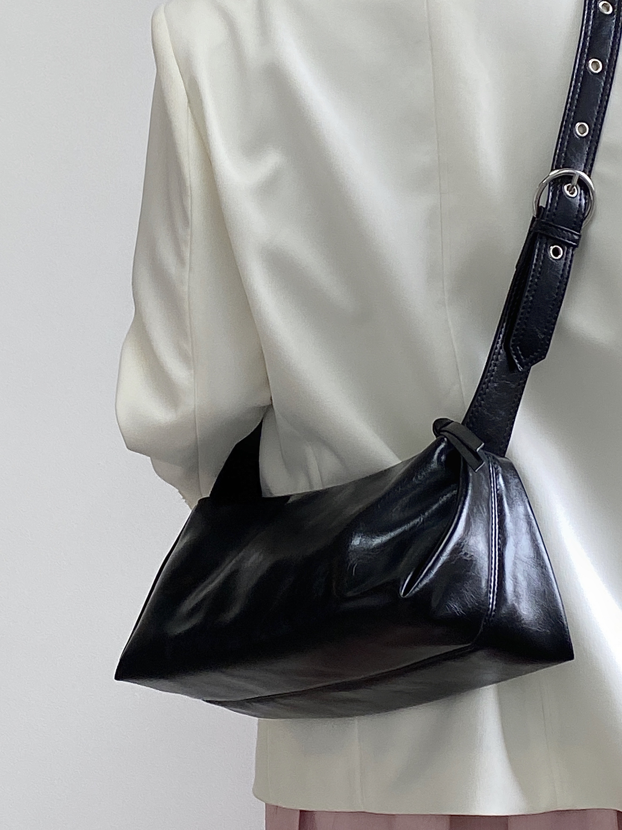 Retro Wide Shoulder Strap Tote Bag for Women - Spring Summer 2025 Cool Crossbody Design