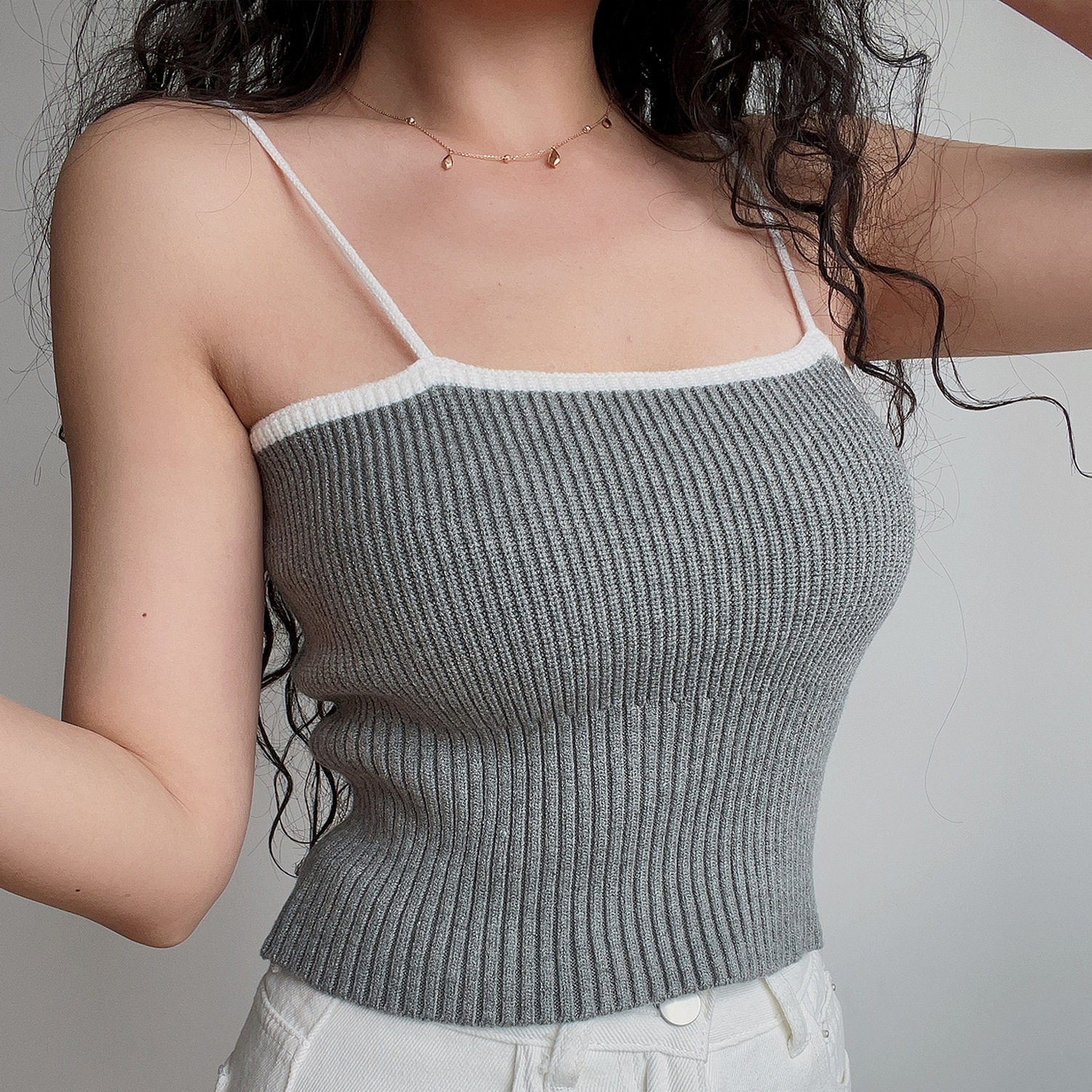 Sexy Minimalist Color-Blocking High-Waisted Knitted Camisole for Women - European American Style Slim-Fit Top