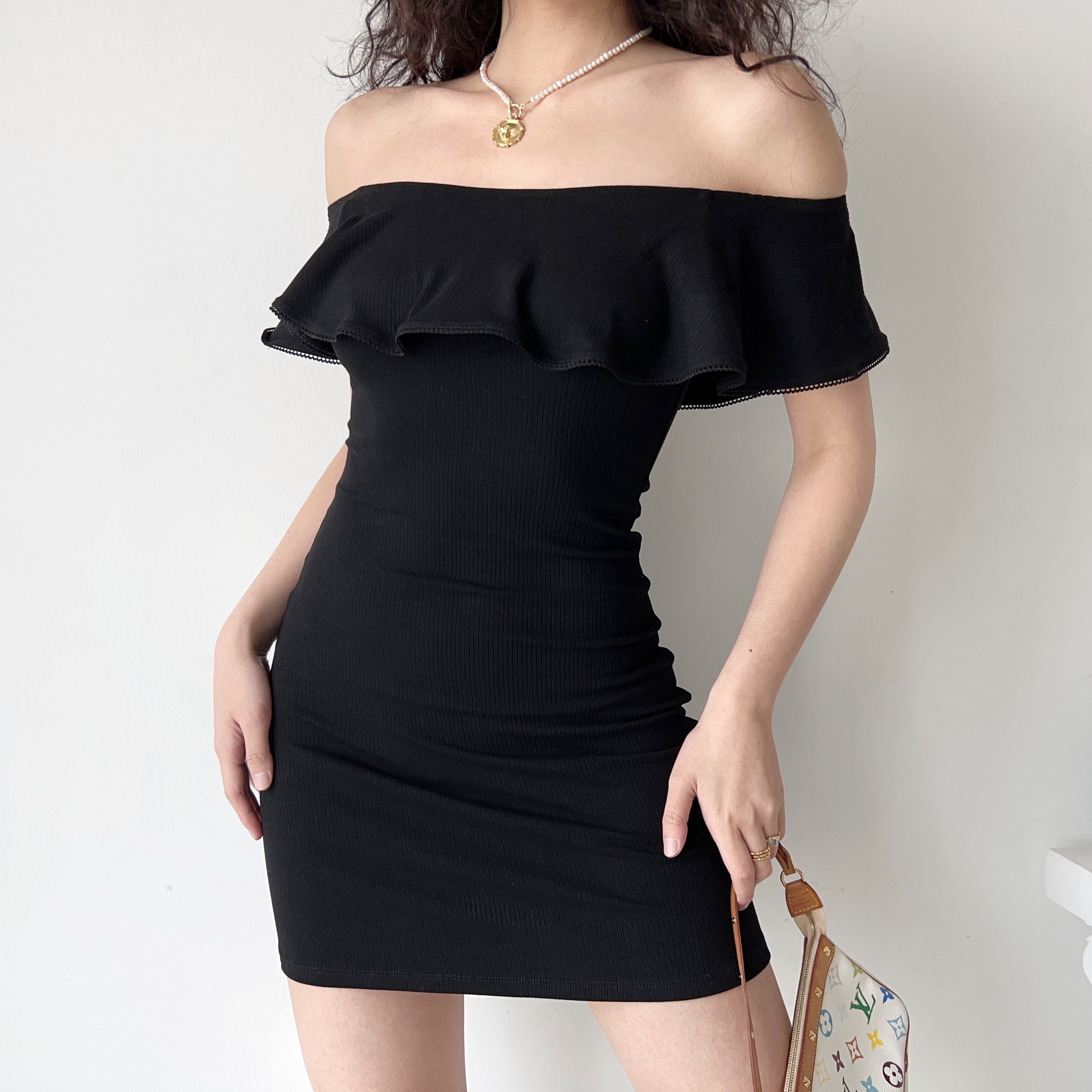 Sexy One-Shoulder Ruffled Black Bodycon Dress for Women - European American Style Short Skirt, Trendy Y2K Fashion