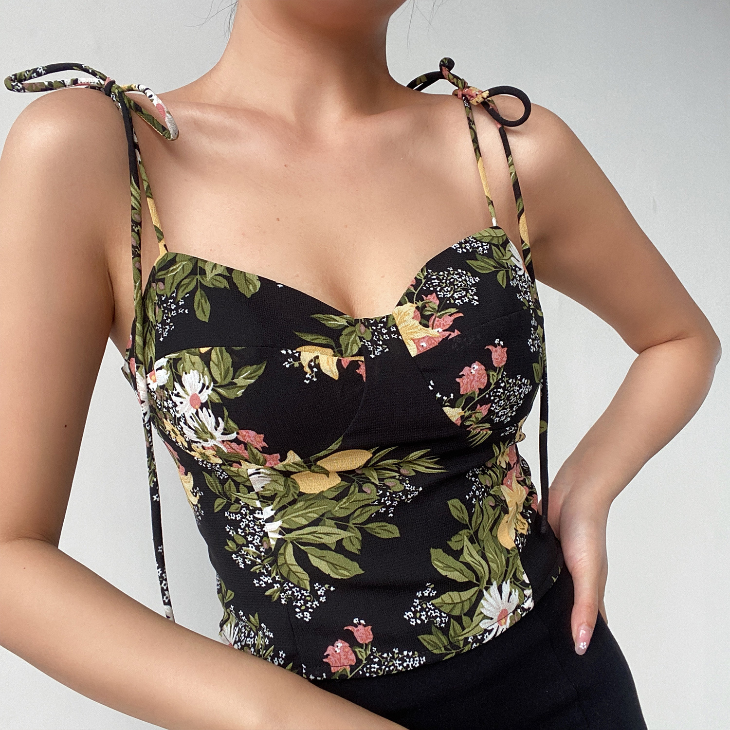 Sexy Retro Floral Print Lace-Up High-Waisted Pleated Camisole Tank Top for Women - European American Style