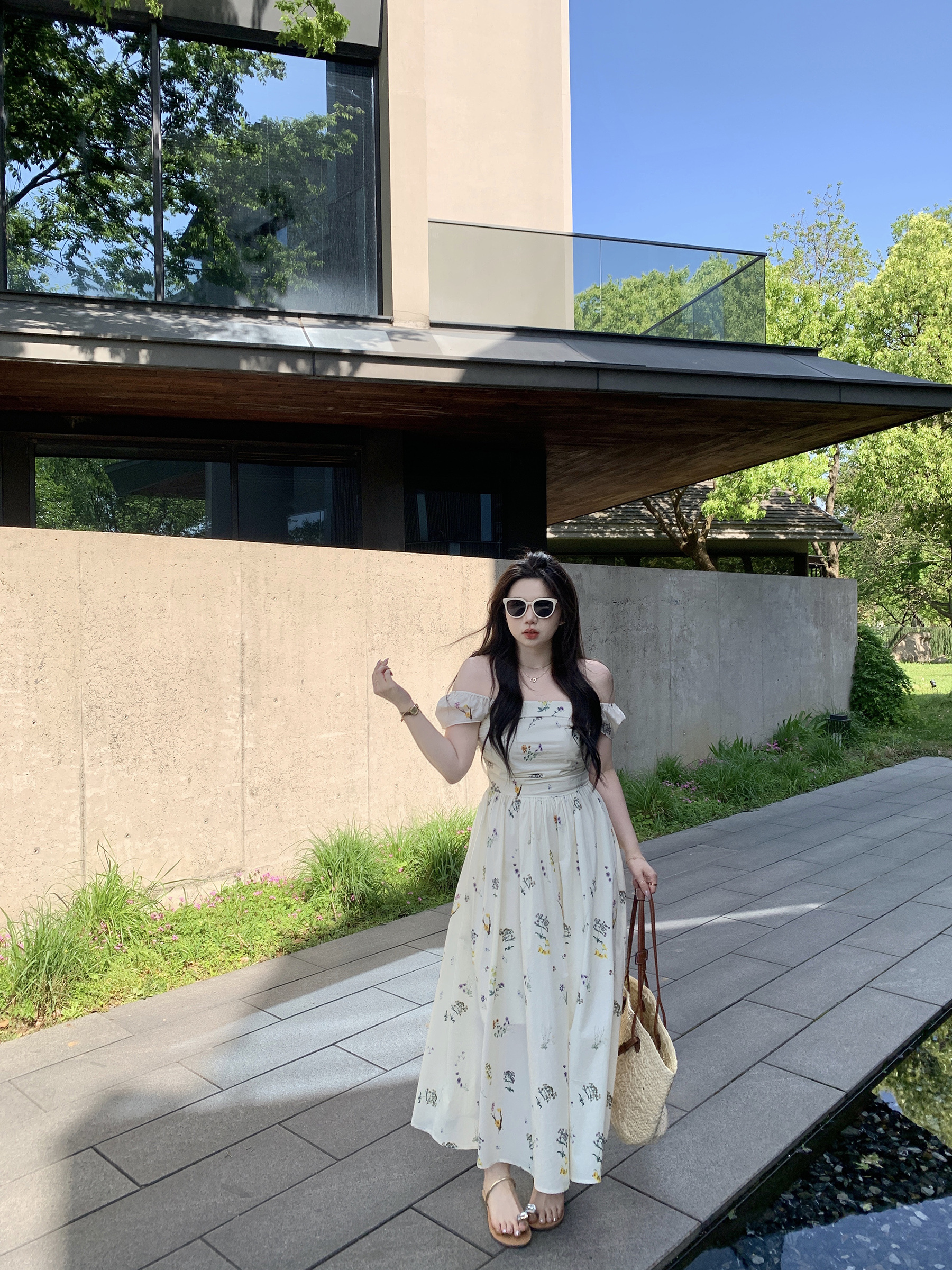Slightly Chubby Green Floral Plus-Size Dress with Square Neck and Off-Shoulder Design, Small Flying Sleeves, Summer Tea Style