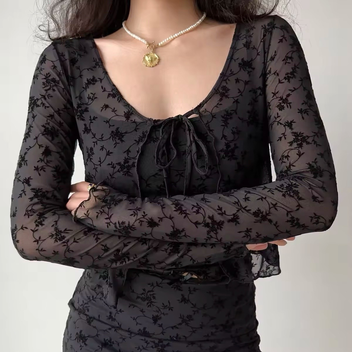 Slim-Fit Black Cardigan with Camisole & High-Waisted Mini Skirt Set – European & American Style Women's Fashion Ensemble