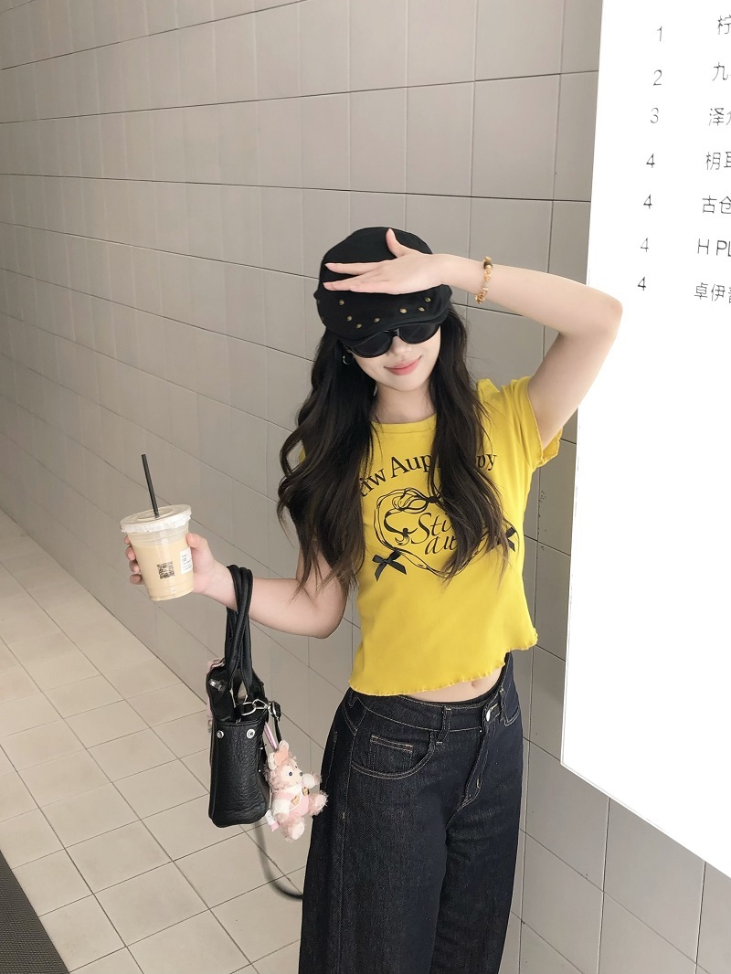 Slim Fit Short Sleeve T-Shirt with Letter Print and Bow Detail - Limited Time Discount Fashion Top for Stylish Outfits