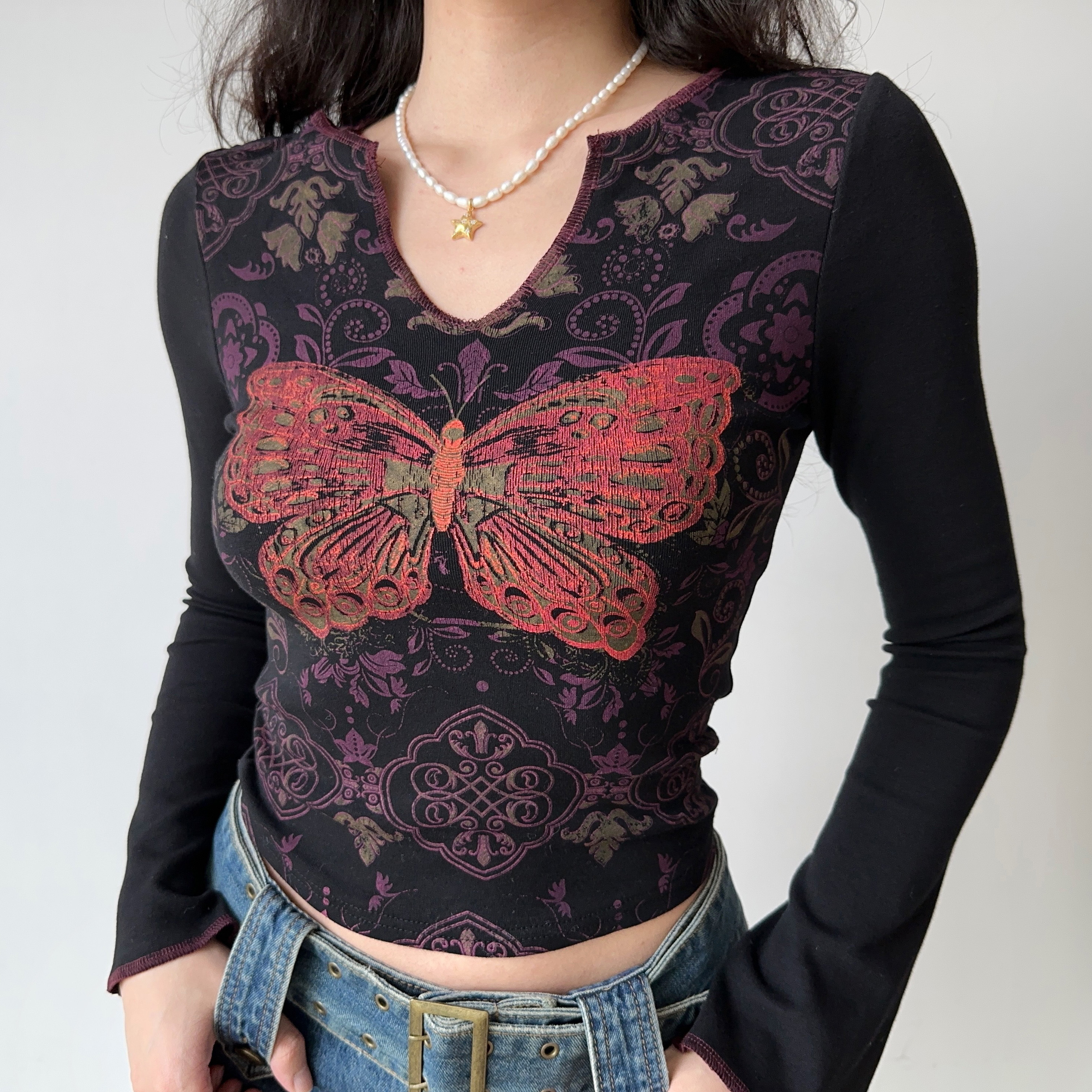 Slim Fit V-Neck Long Sleeve T-Shirt with Butterfly Print - Retro European American Style Women's Short Top