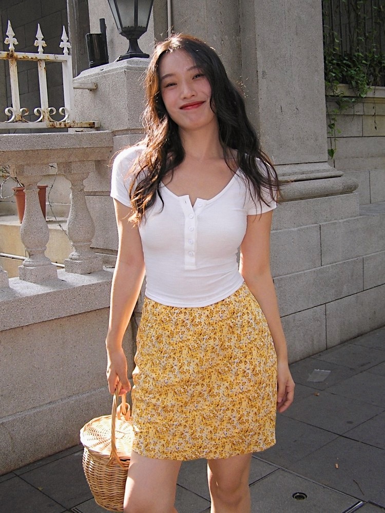Slim-Fit White Knitted T-Shirt for Women, Short Sleeve with Button Detail, French Style, Chest-Highlighting Design