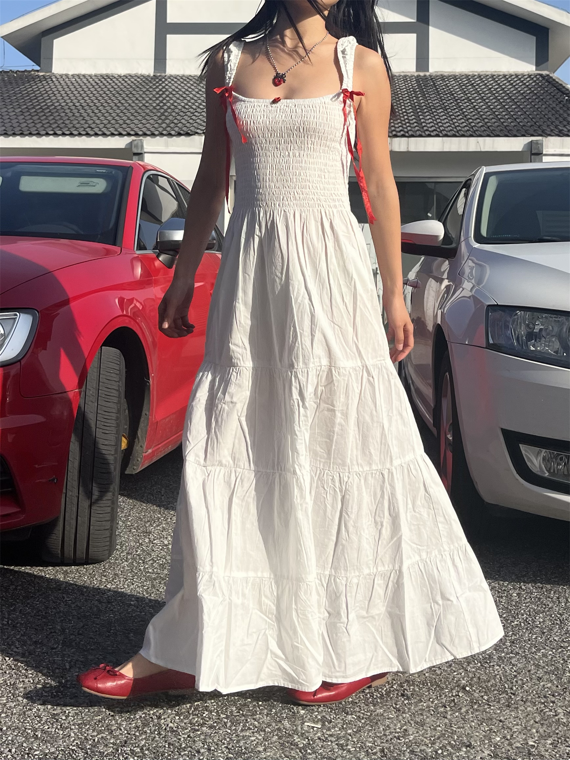 Solid Color Red Bow Tie Flowing Shoulder-Exposing Dress for Women - Spring/Summer 2025, Elegant 90s Y2K Style