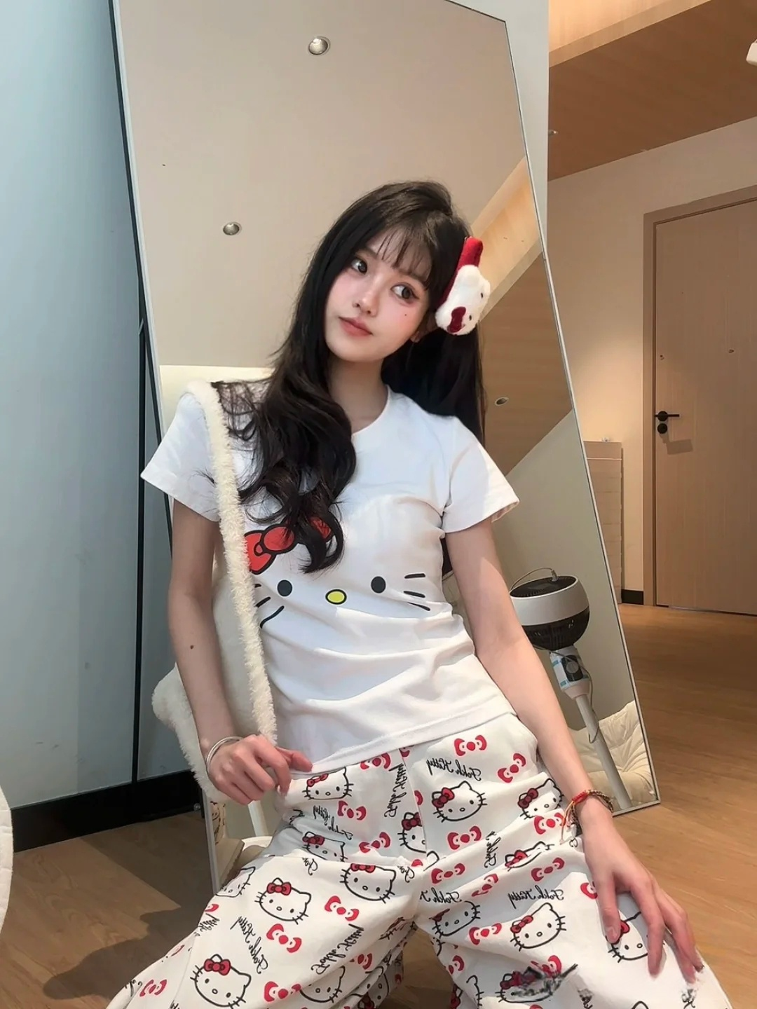 Spicy Girl Kitty Cat Print White Short Sleeve T-Shirt for Women - Summer Round Neck Slim Fit Sweet Flattering Top