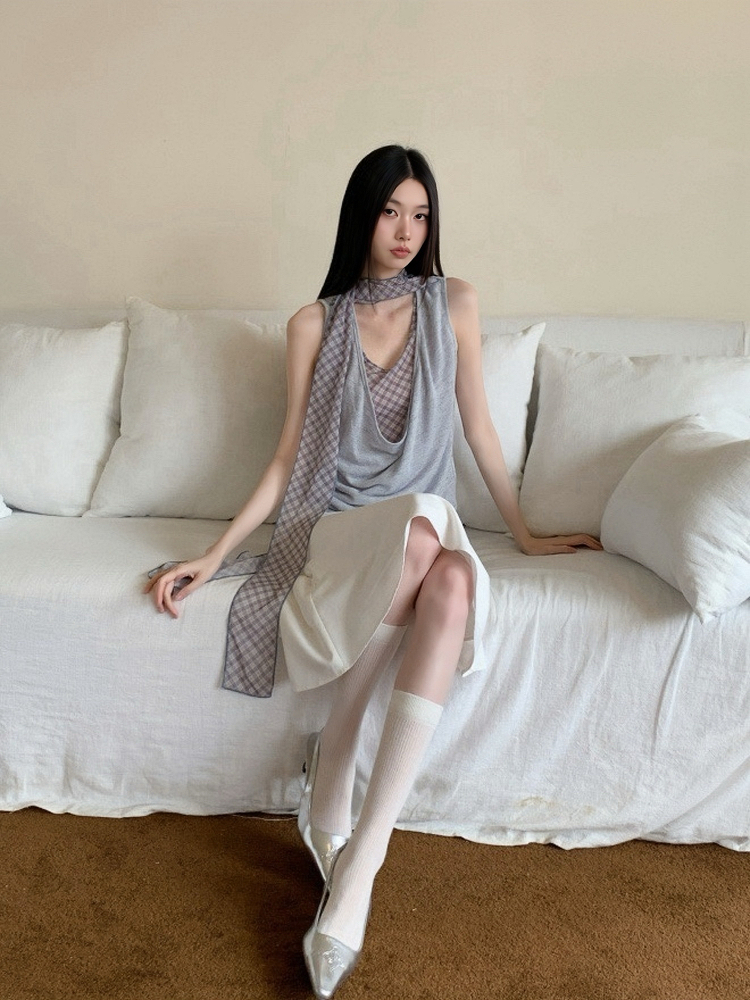 Spicy Girl Off-Shoulder Fake Two-Piece Sleeveless T-Shirt - Patterned Lazy Style Top for Women, Y2K and Casual Fashion