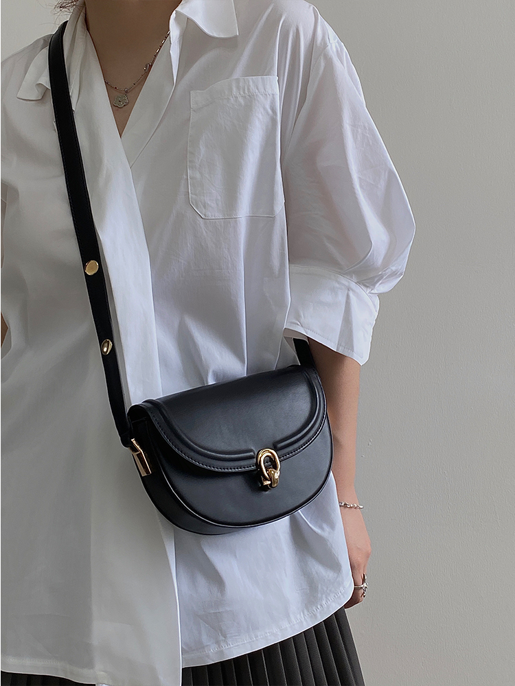 Spring Summer Women's Retro Underarm Crossbody Bag - Small Saddle Bag for 2025 Fashion