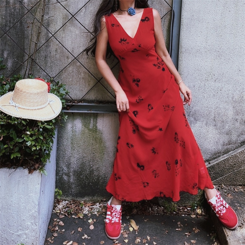 Stunning Red Floral Mermaid Dress - Handmade Draped V-Neck, Waist-Cinching, Perfect for Vacation & Summer Events