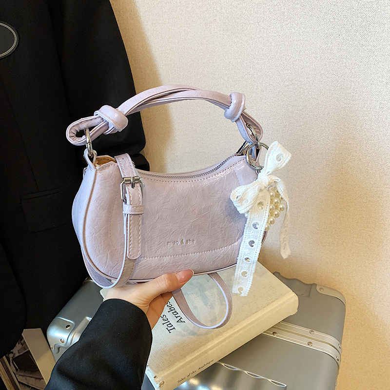 Stylish Minimalist Crossbody Saddle Bag for Women - Versatile 2025 Summer Handbag for Commuting and Everyday Use