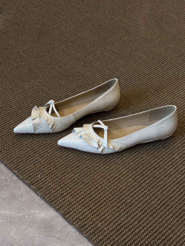 Stylish Sheepskin Pointed Toe Ruffled Edge Genuine Leather Slip-On Flat Shoes for Versatile Everyday Wear
