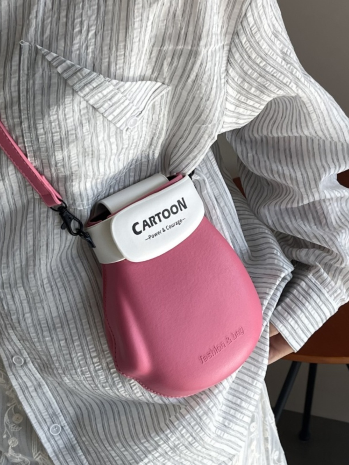 Summer 2025 Niche Design Mini Handbag for Women, Cute Versatile Crossbody Phone Bag, High-End Fashion Accessory