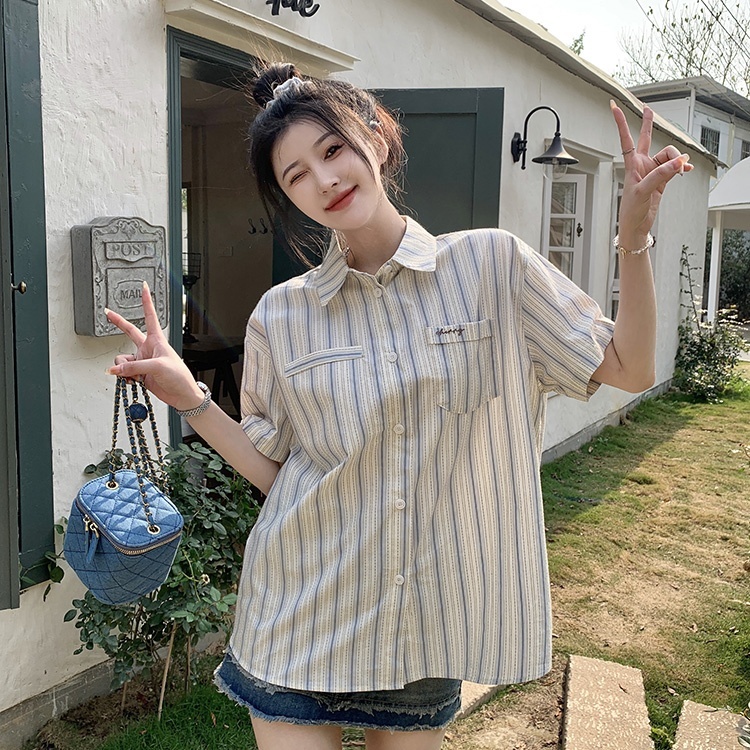 Summer Striped Short Sleeve Shirt for Women, Casual Loose Blouse, Versatile Top, Trendy Fashion for Students, 2025 Style