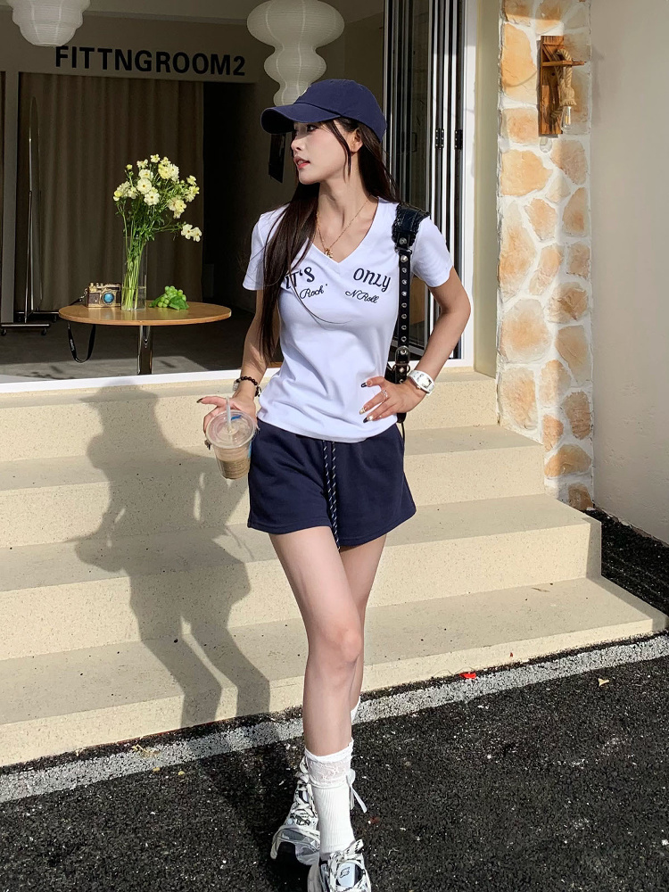 Summer V-Neck Embroidered Short Sleeve T-Shirt for Women - American Style Cool Girl Slim Fit Top, Versatile Fashion Essential