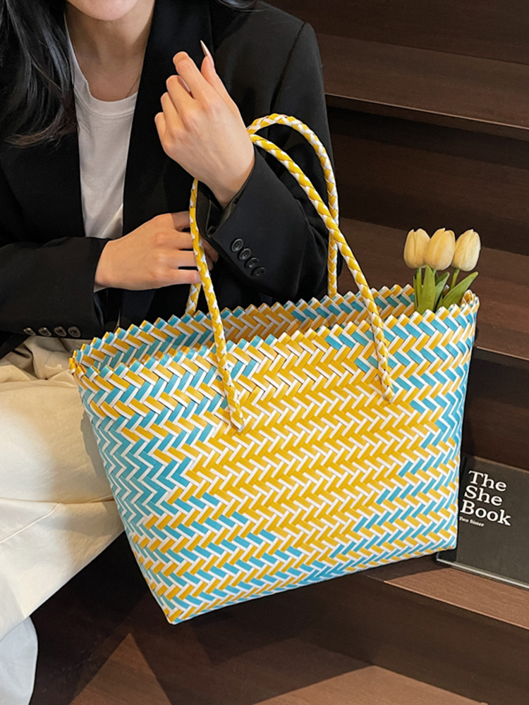 Summer Women's Handheld Woven Bag - Large Capacity Color Block Vegetable Basket for Beach Outings, Trendy 2025 Fashion