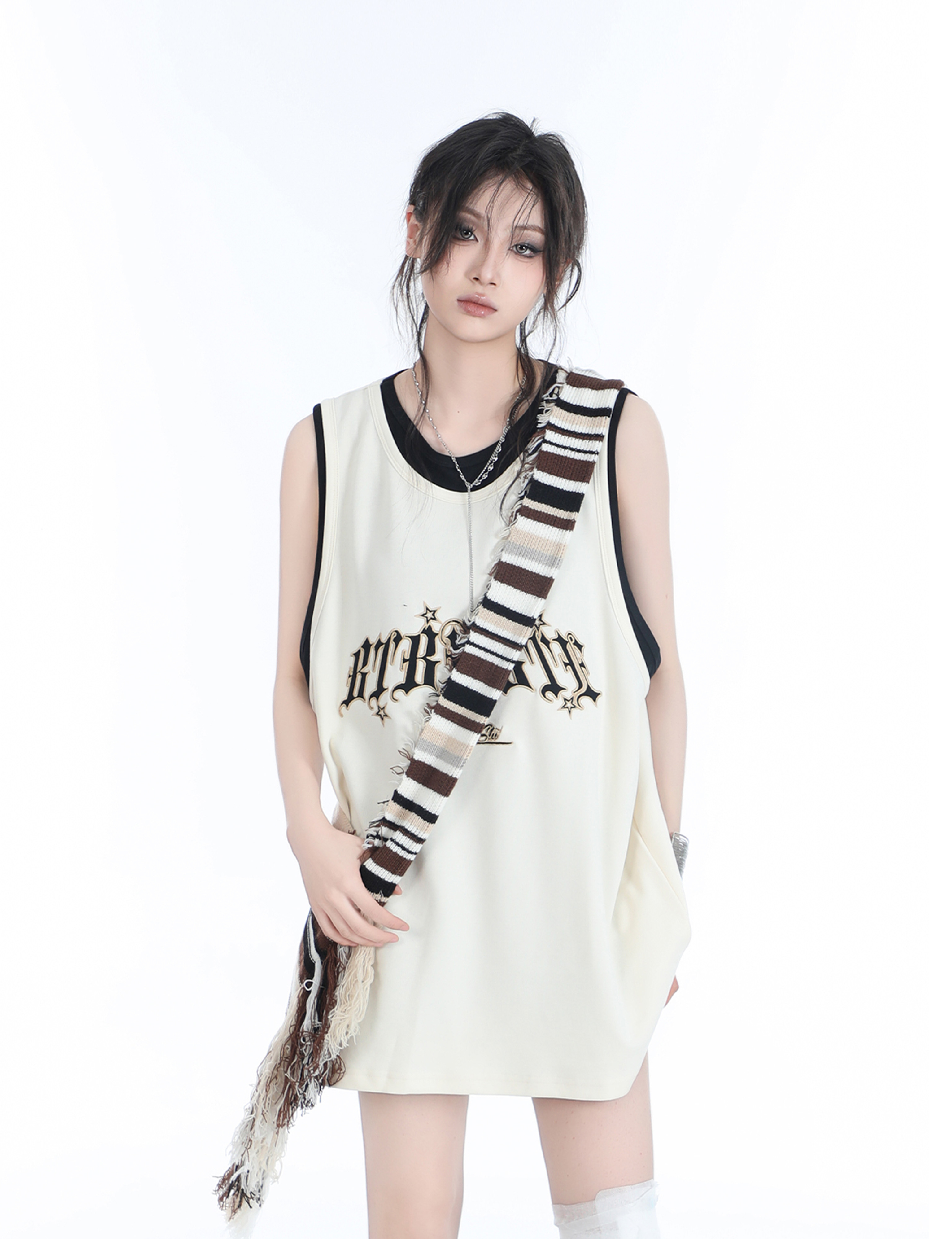 Summer Women's Loose Sports Sleeveless Top - Embroidered Fake Two-Piece Vest with "Sit and Eat Until the Mountains Are Empty" Design