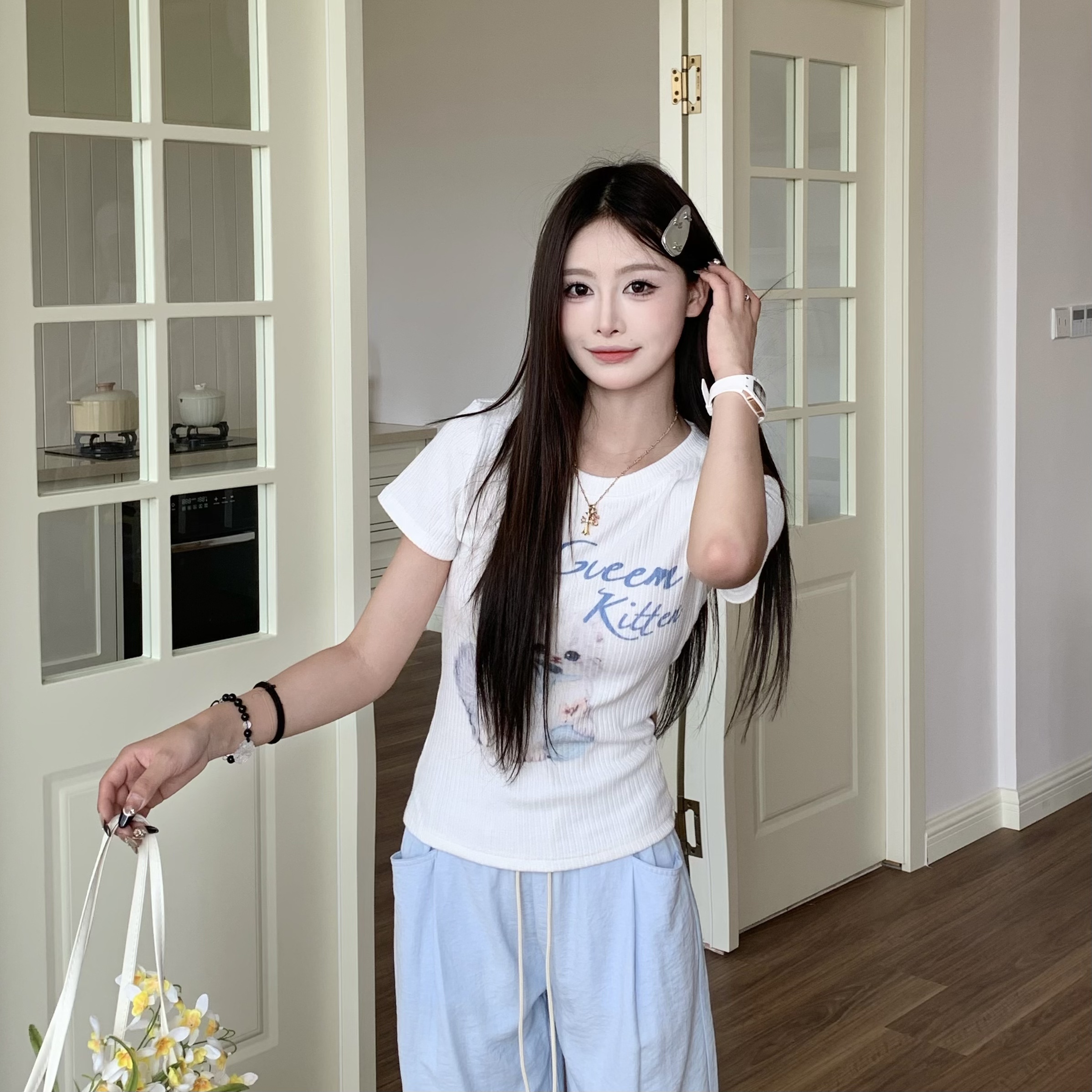 Sweet Bowknot Cat Short Sleeve T-shirt for Women - Slim Fit Summer Top in Cute Y2K Style