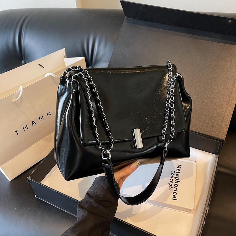 Textured High-End Tote Bag with Shiny Chain Shoulder Strap - Stylish Versatile Commuting School Bag for 2025