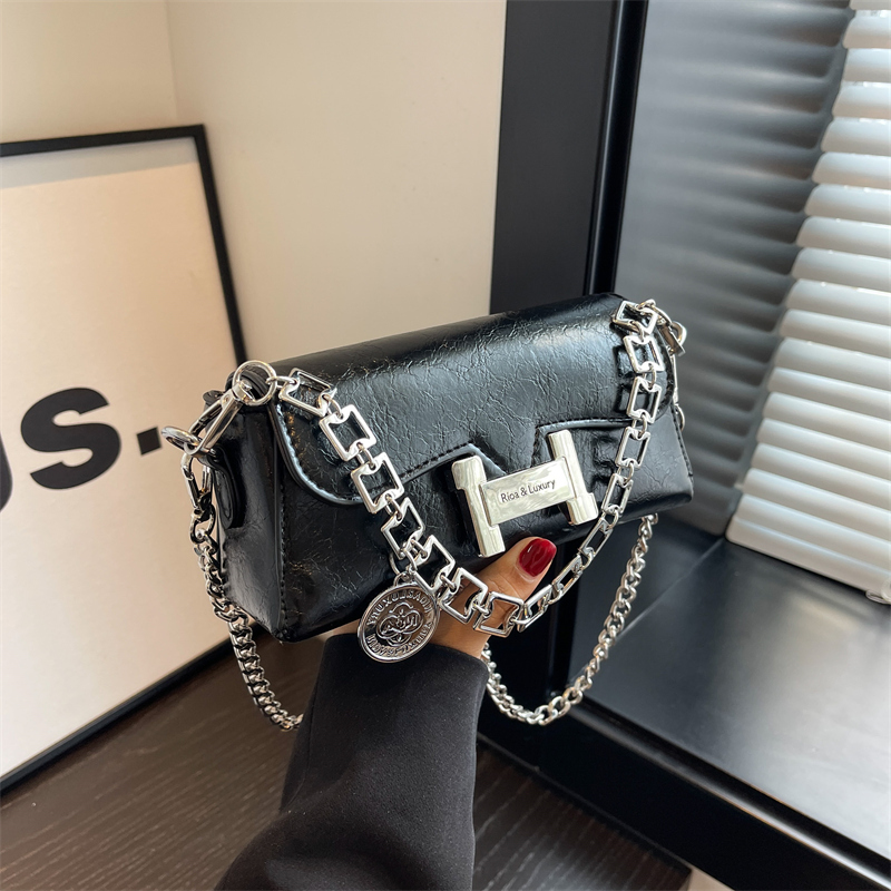 Trendy High-End Chain Small Square Shoulder Crossbody Bag for Women - 2025 Fashion Design, Chic Mini Bag