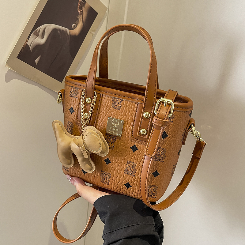 Trendy High-End Small Handbag for Women - Fashionable Commuting Tote Bucket Bag, 2025 Style, Versatile Shoulder Crossbody Bag