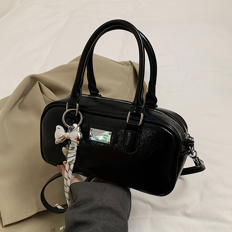Trendy High-End Women's Bowling Handbag 2025 - Versatile Shoulder & Crossbody Bag for Work and Commuting