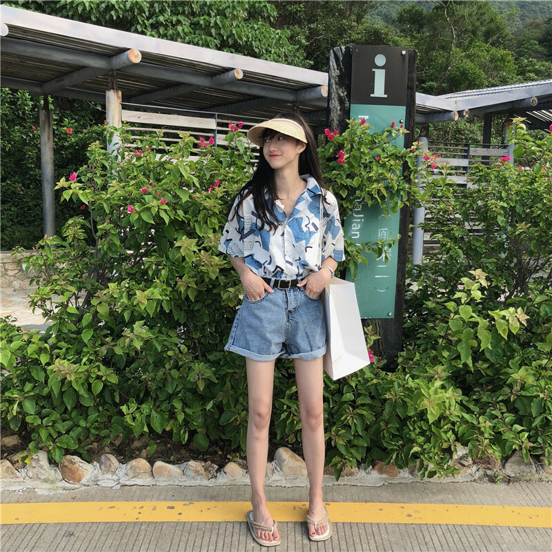Trendy Hong Kong Style Printed Short Sleeve Shirt for Women - Loose Hawaiian Beach Top, Versatile Casual Wear