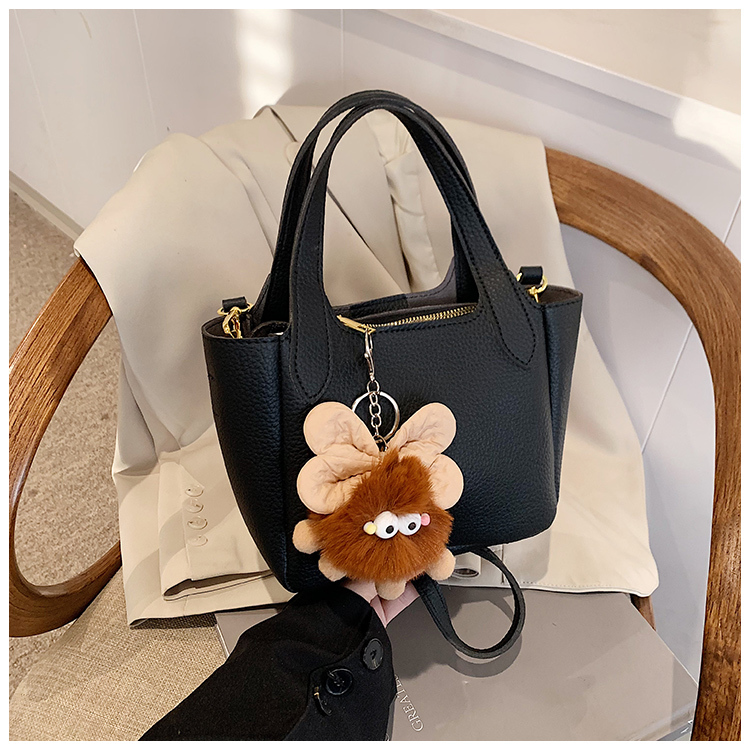 Trendy Korean Style Bucket Bag for Women - Minimalist Versatile Shoulder Bag for Winter 2025, High-End Casual Fashion