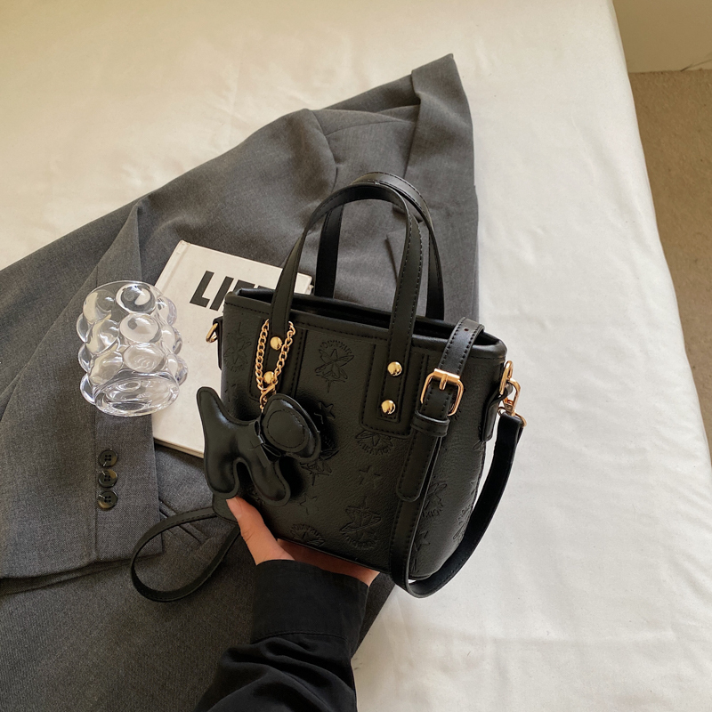 Trendy Korean Style Crossbody Bucket Bag - Cute Handheld Shoulder Bag for Spring 2025 Fashion