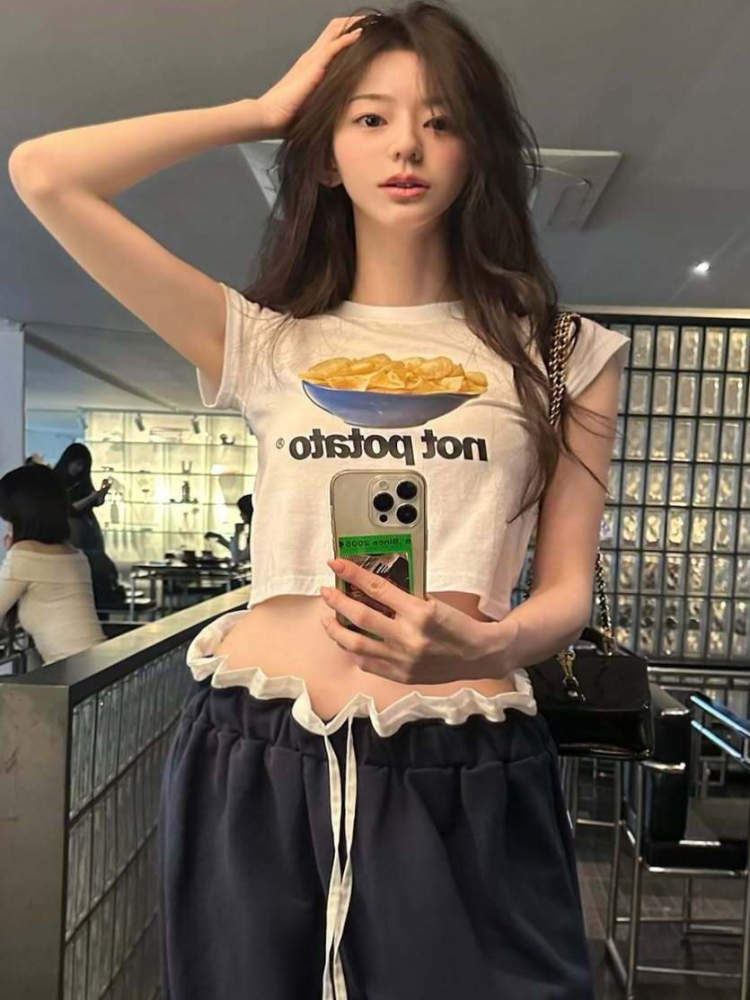 Trendy Korean Style Potato Chip Print Cropped Slim Fit Short Sleeve T-Shirt for Women - Fun and Comfortable Fashion