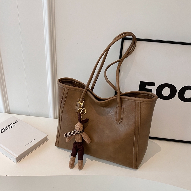 Trendy Large-Capacity Tote Bag for Women - Versatile Shoulder Bag for Autumn/Winter 2025, Fashionable Commuter Style