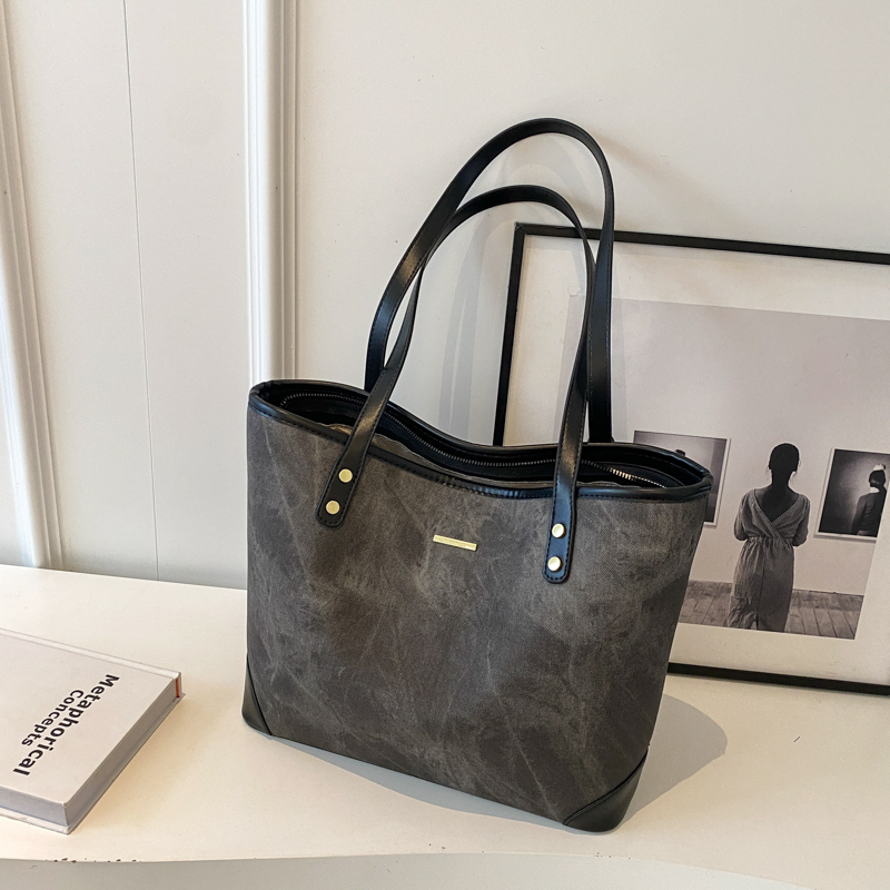 Trendy Large-Capacity Tote Bag for Women, Stylish Commuter Shoulder Bag, Chic 2025 Fashion Essential