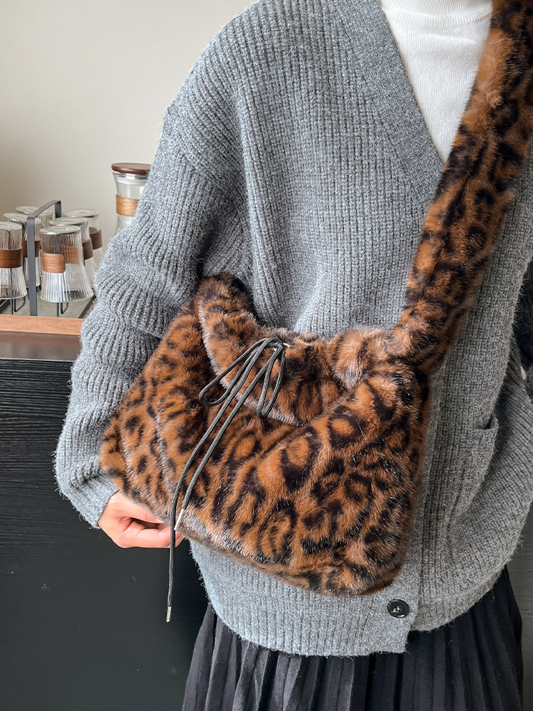 Trendy Leopard Print Fluffy Women's Shoulder Bag, 2025 Summer Large Capacity Tote and Crossbody Bag for Commuting