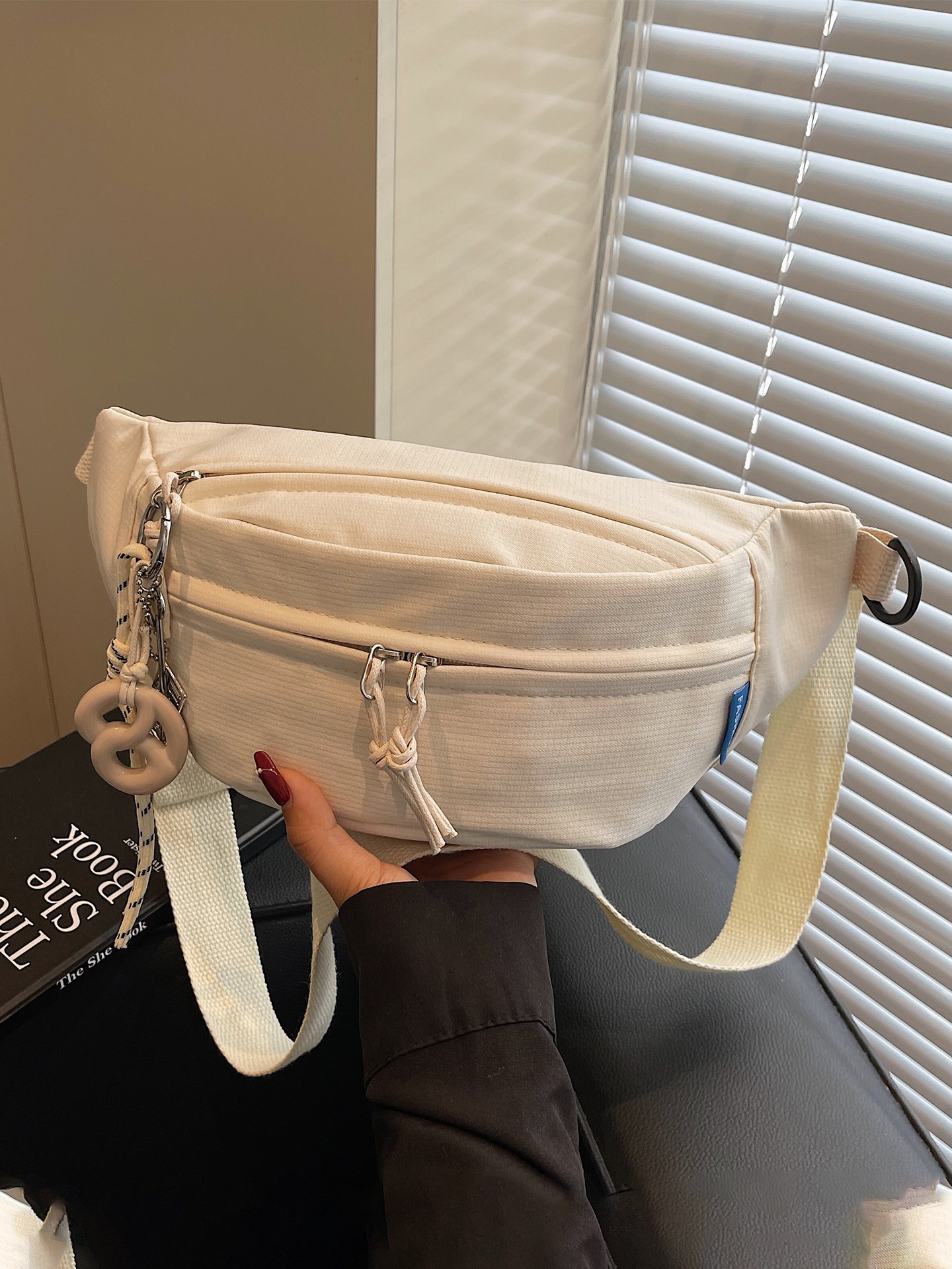 Trendy Women's Leisure Chest Bag 2025, Versatile Shoulder & Crossbody Bag, Popular High-End Fashion Accessory