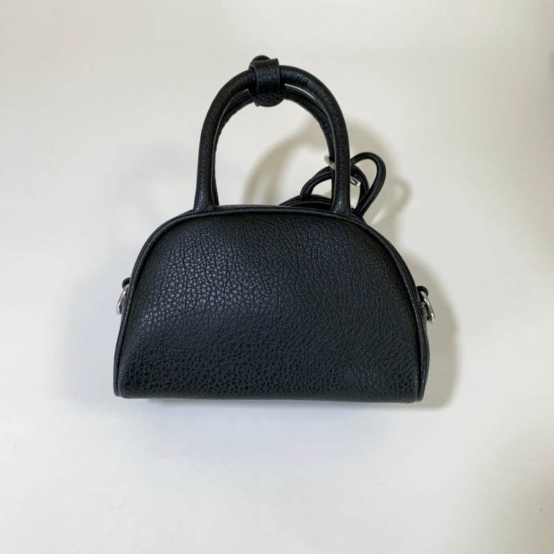 Trendy Women's Red Shoulder Bag - 2025 High-End Commuter Crossbody Pillow Bag for Fashion Lovers