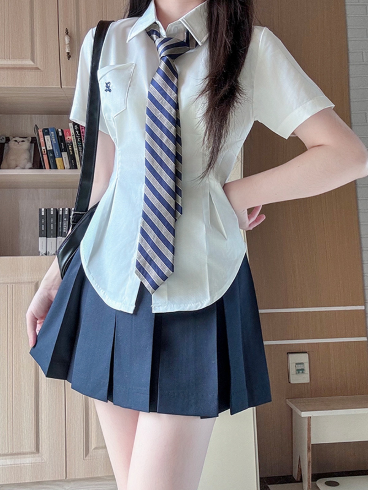 Unique Women's Short Sleeve Pocket Waist JK Shirt in White and Blue - Foldable Design, Casual Style, Perfect for Everyday Wear