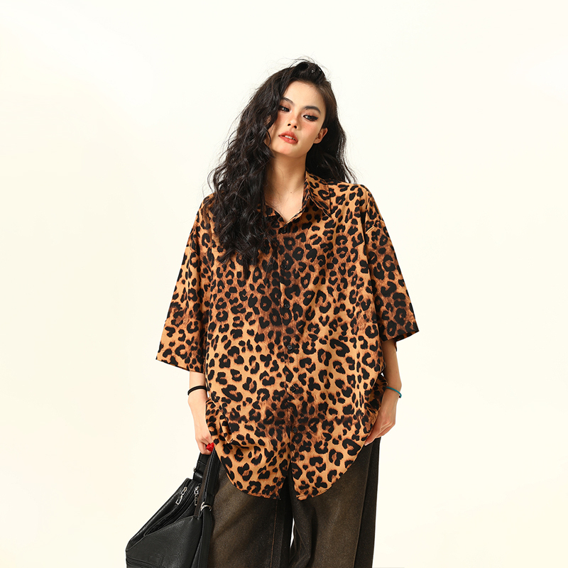 Unisex Leopard Print Shirt - Retro American Street Style, Loose Fit Summer Top, Trendy Casual Wear for Men and Women